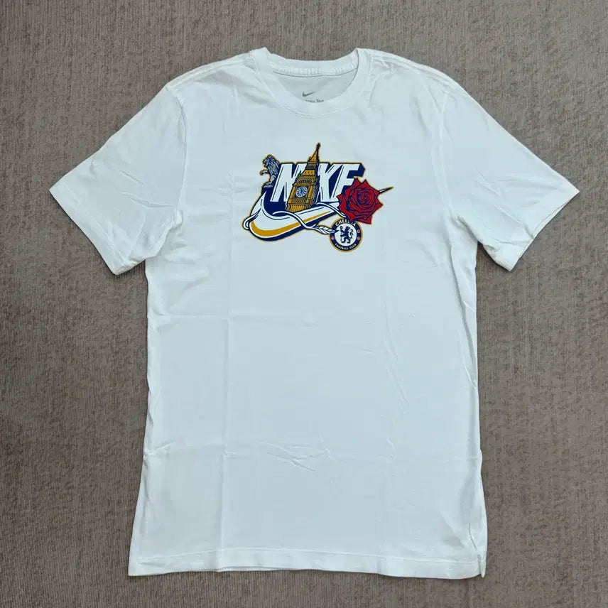 [BUNJANG] Nike Chelsea FC Graphic T-Shirt (M) / 새상품 택x) 나이키 첼시 로고 반팔 티셔츠 M