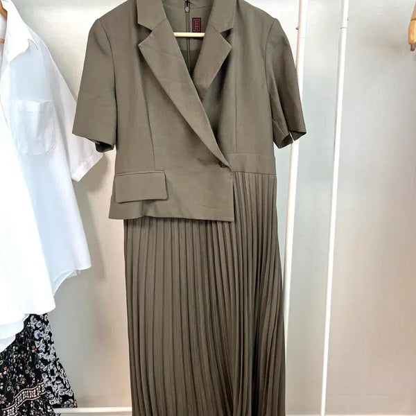 [BUNJANG] Stèphaneel Khaki Short-Sleeve Jacket Dress / 스테파넬 카키색 반팔 자켓 원피스 66 m