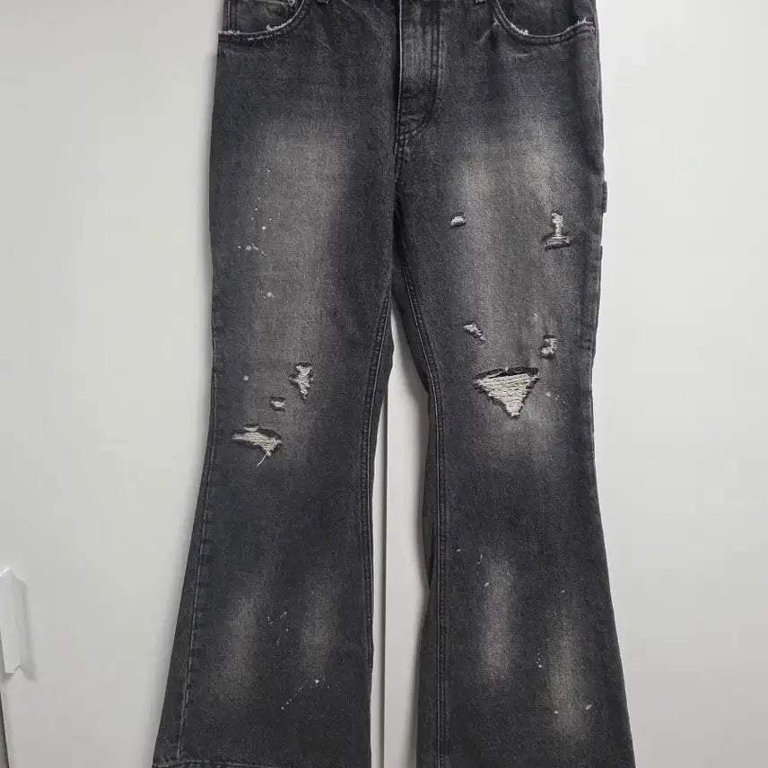 [BUNJANG] Emosstance Club Painted Flare Fit Carpenter Jeans - Gray / [판매](1)에모스탠스클럽 페인팅 플레어핏 카펜터 진