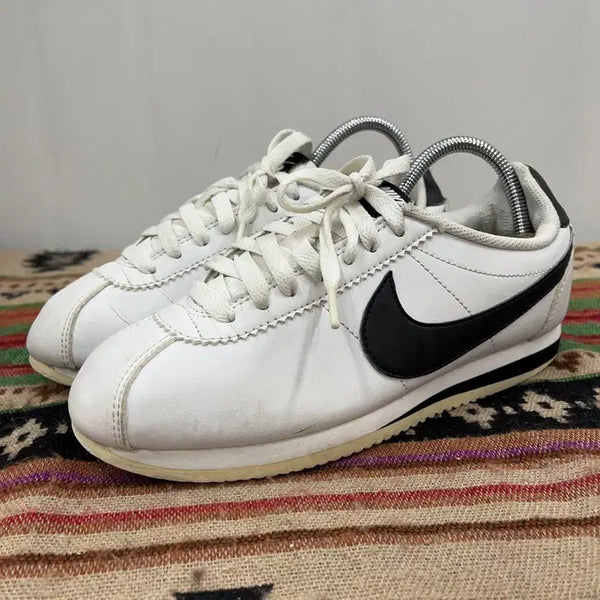 [BUNJANG] Nike Cortez White Sneakers 240 / 나이키 코르테즈 화이트 스니커즈 운동화 240 X02171