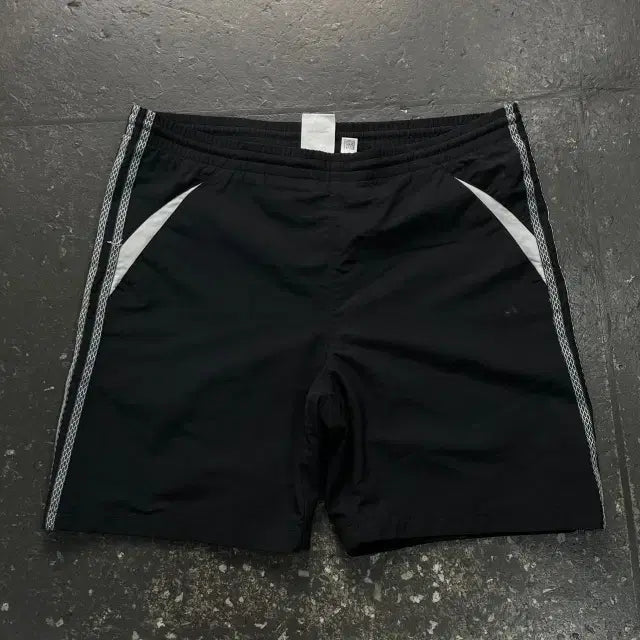 [BUNJANG] Adidas Three-Stripes Track Shorts / 100 아디다스 삼선 트랙 반바지