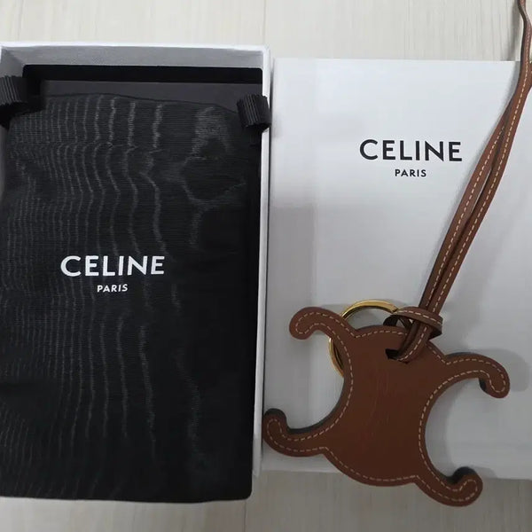 [BUNJANG] Celine Triomphe Keyring Charm / 셀린느 트리옹프 키링 참