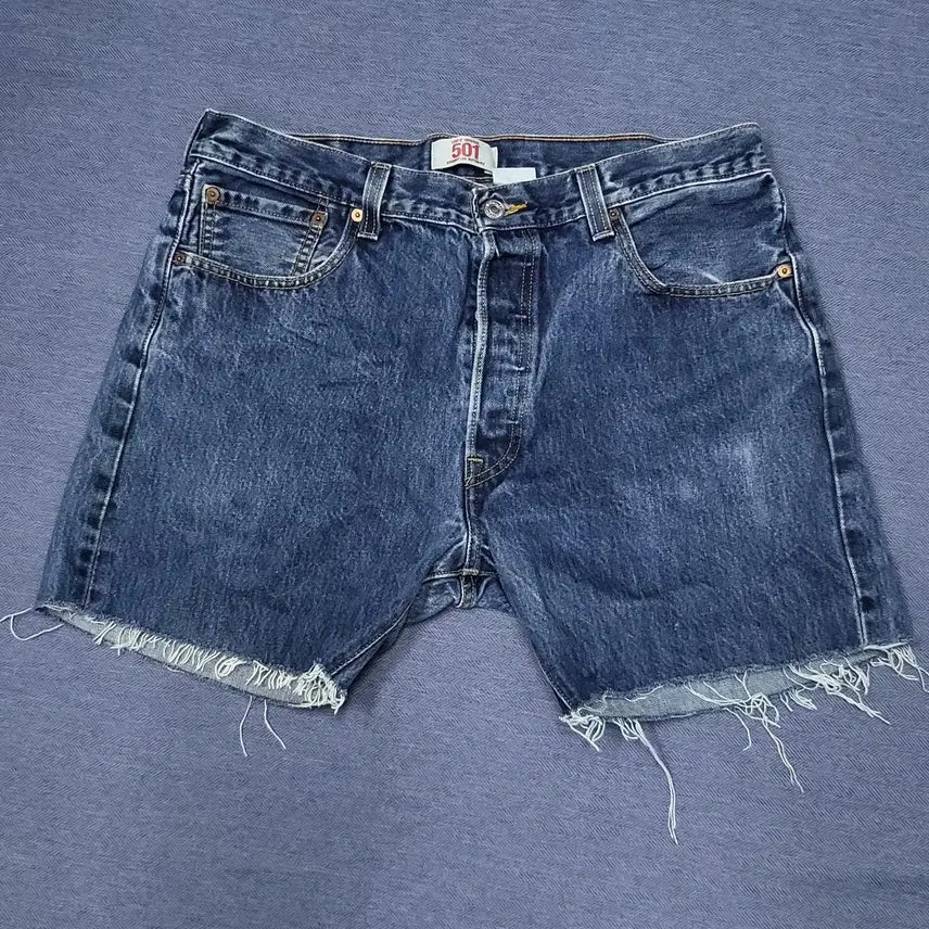 [BUNJANG] Levi's 501 Cut-Off Detail Denim Shorts / 리바이스 501 컷 오프 디테일 데님 쇼츠(반바지) (34-36)