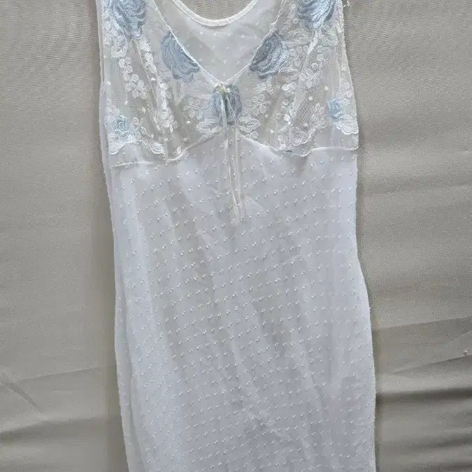 [BUNJANG] White Slip Dress with Lace and Rose Embroidery / 슬립95