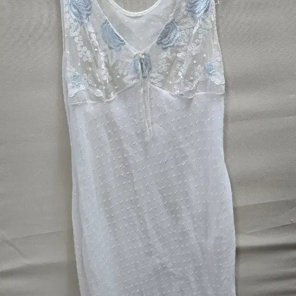[BUNJANG] White Slip Dress with Lace and Rose Embroidery / 슬립95