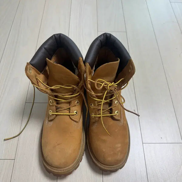 [BUNJANG] Timberland Classic 6-Inch Yellow Boots (225mm / US 4M) / [국민 워커] 팀버랜드 클래식 6인치 옐로우 부츠 (225mm / US