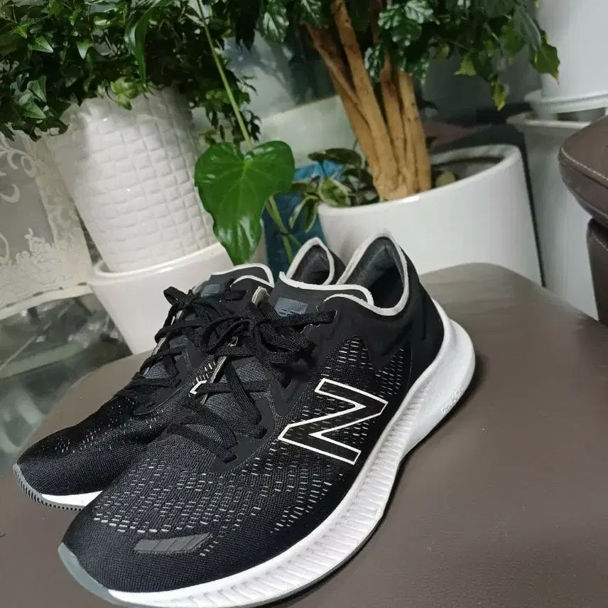 [BUNJANG] New Balance Fresh Foam 880 Running Shoes Black/White 280 / 뉴발란스 프레쉬폼 880운동화 검흰 280