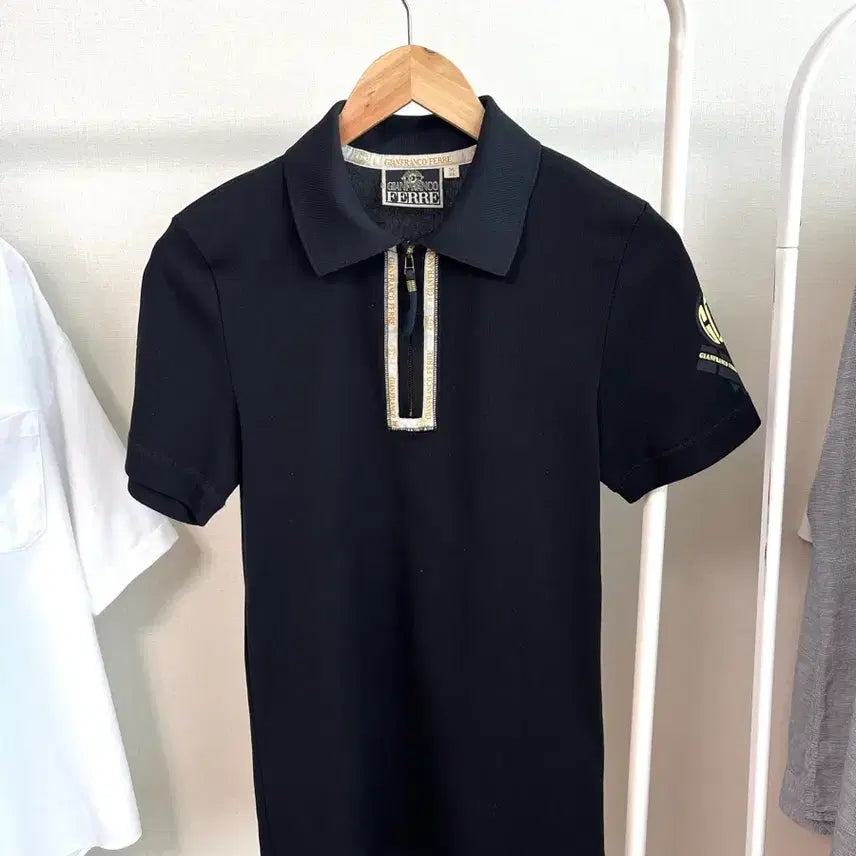 [BUNJANG] Gianfranco Ferré Golf Women's Black Short Sleeve Polo Shirt - Size M / 지안프랑코 페레 골프 블랙 반팔 카라티 여성 m