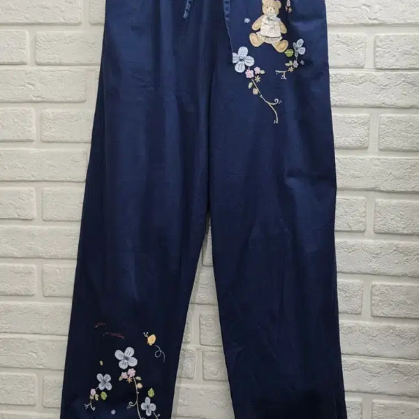 [BUNJANG] Japanese Vintage Cutesy Bear Embroidery Pants / A4792  일본빈티지 큐즈베리 곰돌이 자수바지