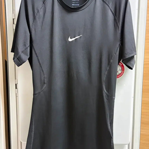 [BUNJANG] Nike Pro Dri-FIT Short Sleeve T-Shirt Black M / 나이키 프로 드라이핏 반팔 티셔츠 블랙 M 95