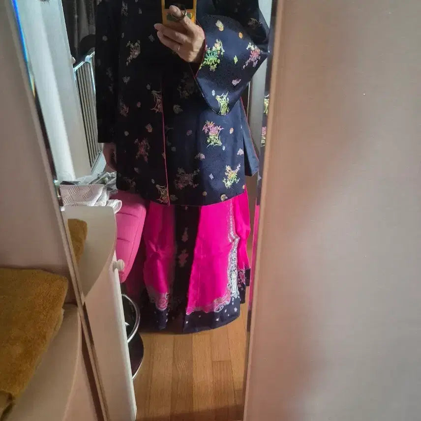 [BUNJANG] Traditional Korean Outfit 'Dang-ui' Set - Navy with Floral Pattern / 전통 의상 당의 세트 곤색 꽃무늬