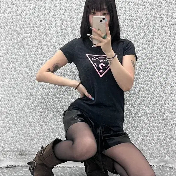 [BUNJANG] Guess Vintage Y2K Strawberry Milk Pink Logo Fitted Short Sleeve T-Shirt S / 게스 빈티지 Y2K 딸기우유 핑크 로고 딱붙핏 반팔티 S C13044