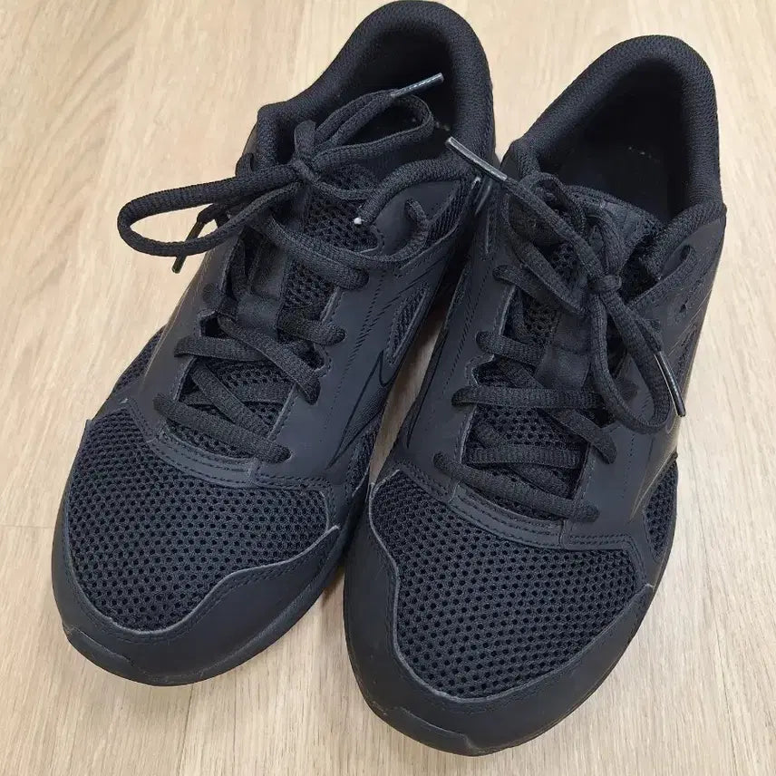 [BUNJANG] Mizuno Maximizer Running Shoes (Size 255) / 미즈노 맥시마이저  (255size)