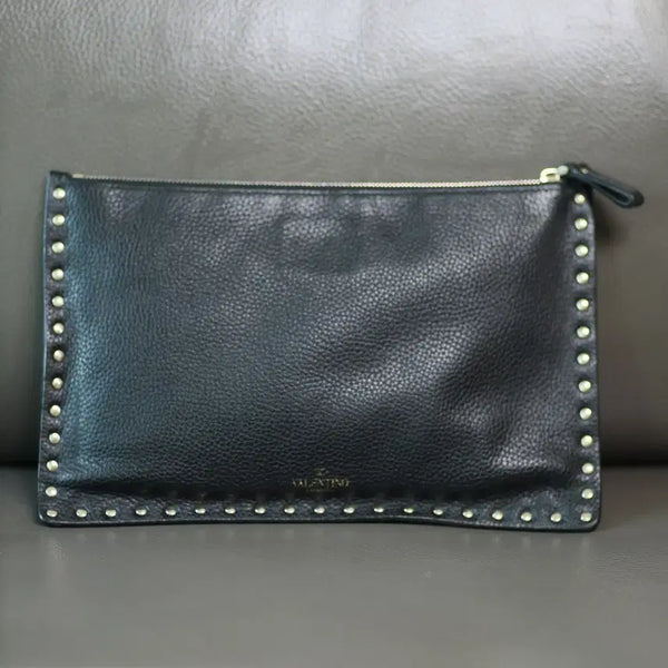 [BUNJANG] Valentino Garavani Rockstud Leather Clutch / 존재감 있는 발렌티노 락스터드 클러치