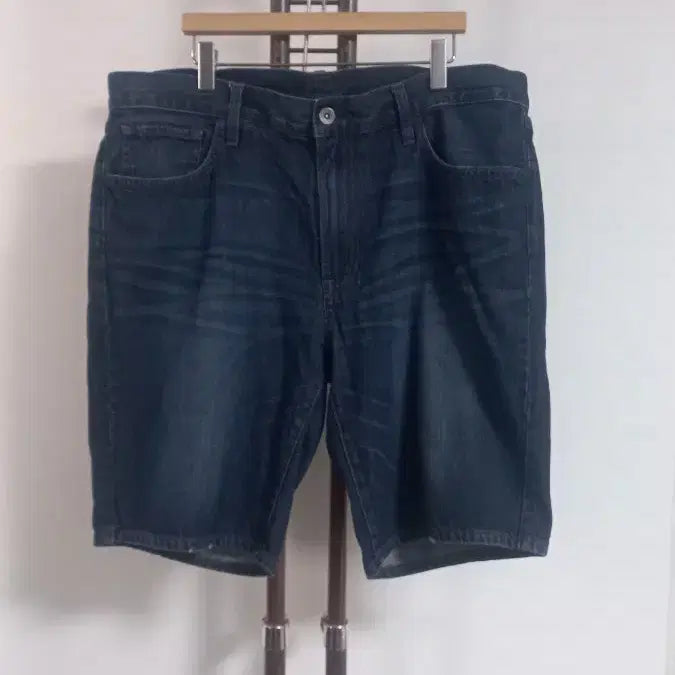[BUNJANG] Uniqlo Men's Dark Navy Denim Shorts (34-inch) / 유니클로 청반바지 34인치
