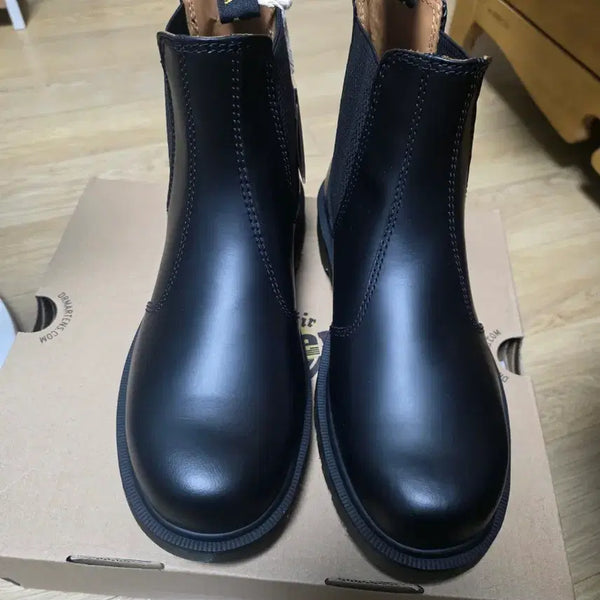 [BUNJANG] Dr. Martens 2976 Chelsea Boots UK8 (270mm) New / 닥터마틴 2976 첼시 부츠 270(UK8) 새상품