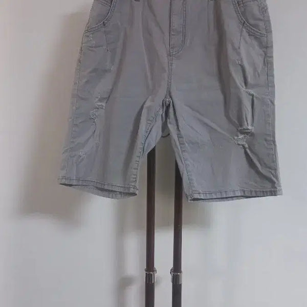 [BUNJANG] Unisex Grey Cotton Shorts (29-30 inch) / 남녀공용 그레이 면 반바지   29~30인치