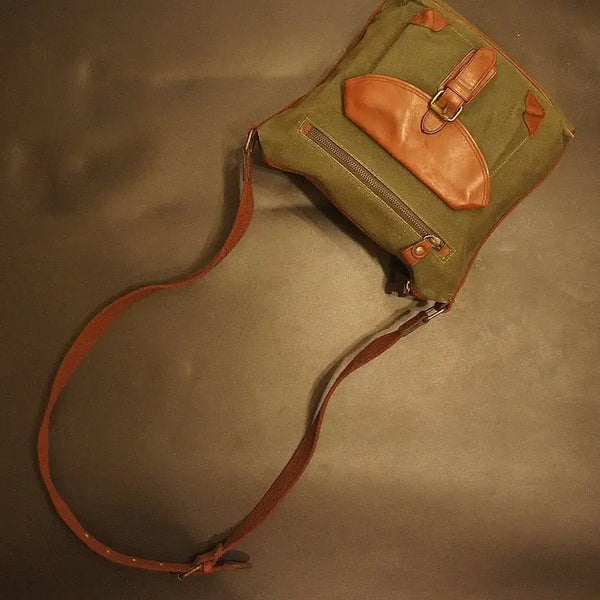 [BUNJANG] Liz Claiborne Vintage Canvas and Leather Crossbody Bag / Q341 리즈 클레이본남자 크로스백남성 미니가방미니백 가죽백천가방