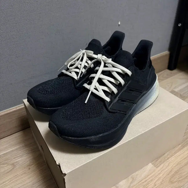 [BUNJANG] Y-3 Ultraboost 5X Running Shoes Black Orbit Grey 265 / Y3 울트라부스트 5X(러닝화) 블랙 오빗 그레이 265