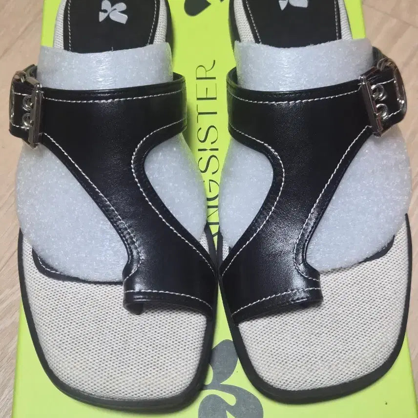 [BUNJANG] Kang Sister Stitch Slide Sandals / 강자매 스티치 슬라이드