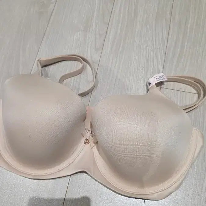 [BUNJANG] Victoria's Secret Beige Push-Up Bra 32DDD / 빅토리아 시크릿 베이지색 볼륨업 브라 32DDD