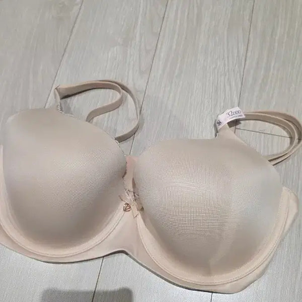 [BUNJANG] Victoria's Secret Beige Push-Up Bra 32DDD / 빅토리아 시크릿 베이지색 볼륨업 브라 32DDD