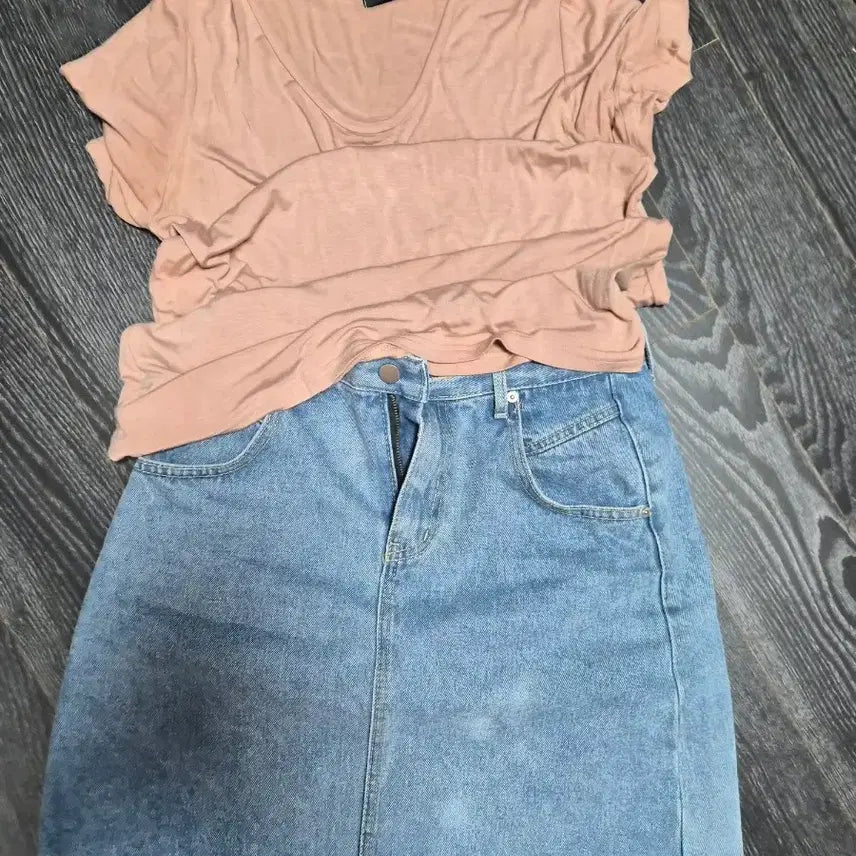 [BUNJANG] Denim Skirt and Park Cheolhong Designer T-Shirt Set / 데님 스커트  박철홍티 세트