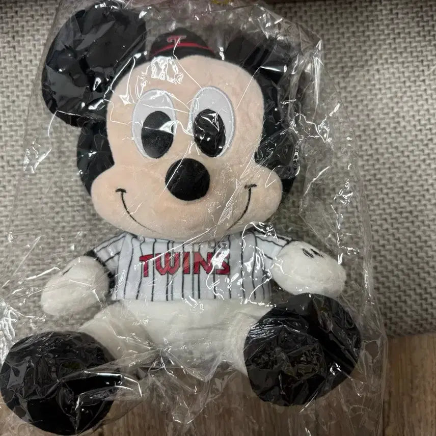 [BUNJANG] LG Twins Mickey Mouse Plush / 엘지트윈스 미키 인형 새제품