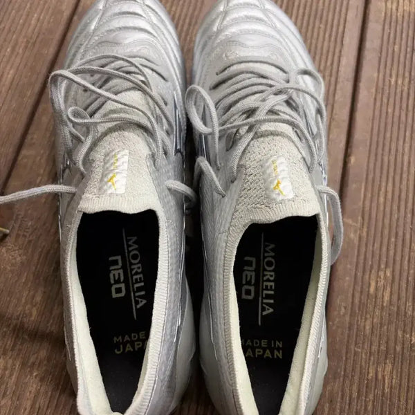 [BUNJANG] Mizuno Morelia Neo Japan Football Boots (Silver, 280mm) / 미즈노 모렐리아 네오 제펜 한번밖에 안신었는데 발 사이즈 때문에 판매합니
