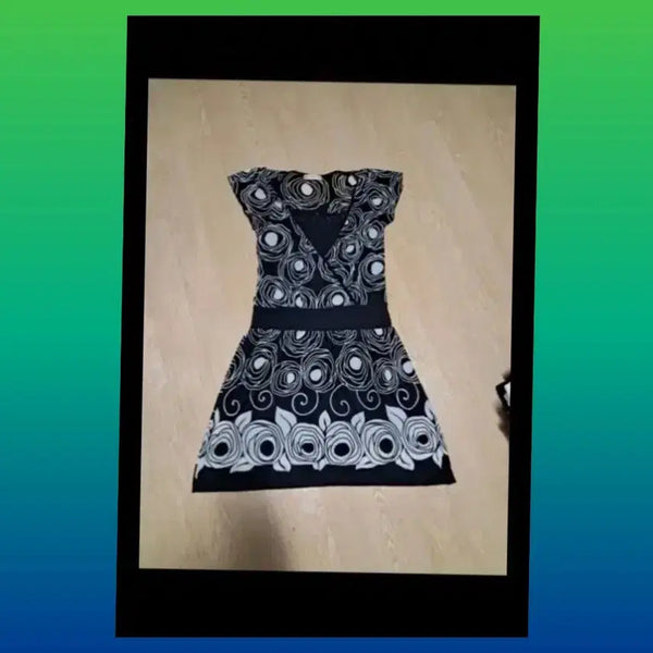 [BUNJANG] Black Rose Pattern V-Neck Dress Size 66 / 블랙 로즈 패턴 브이넥 원피스 66