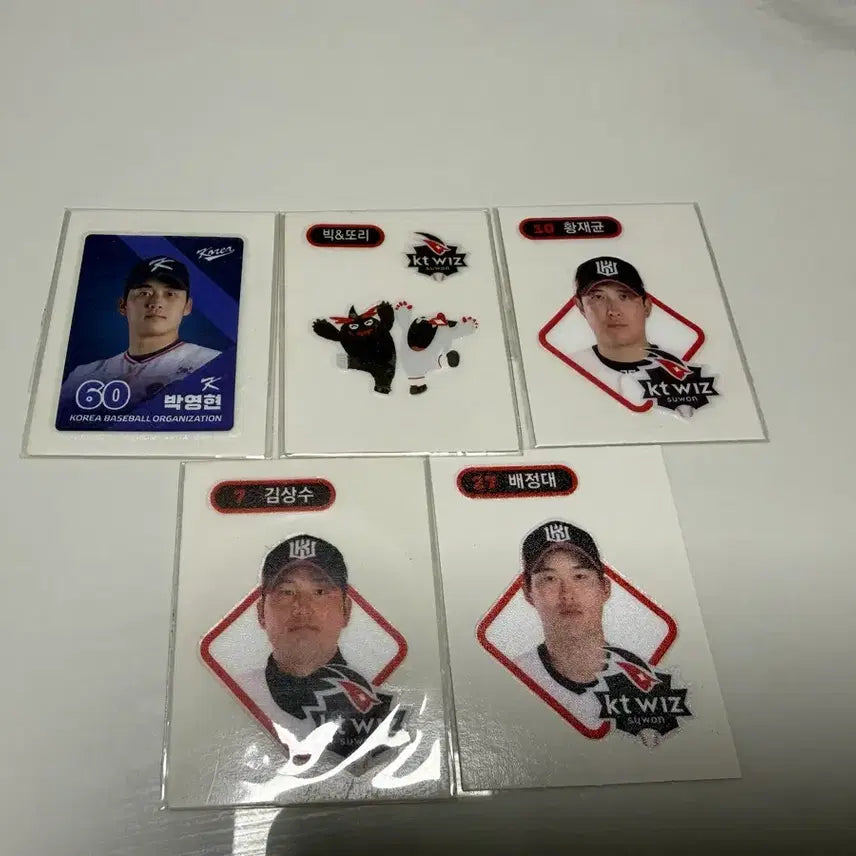 [BUNJANG] KT Wiz Ttibusael Stickers (Park Young-hyun, Hwang Jae-gyun, etc.) / kt위즈 띠부씰 빅또리 박영현 황재균 등