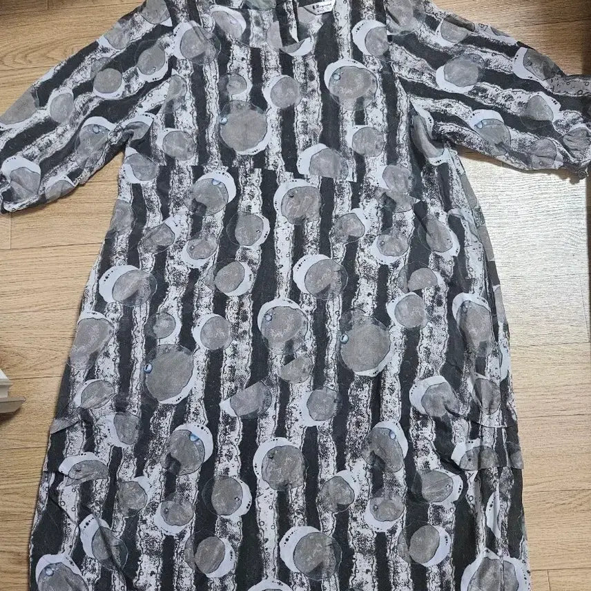 [BUNJANG] Striped and Dotted Pattern Dress Size 66 / 줄무늬 도트 무늬 원피스 66