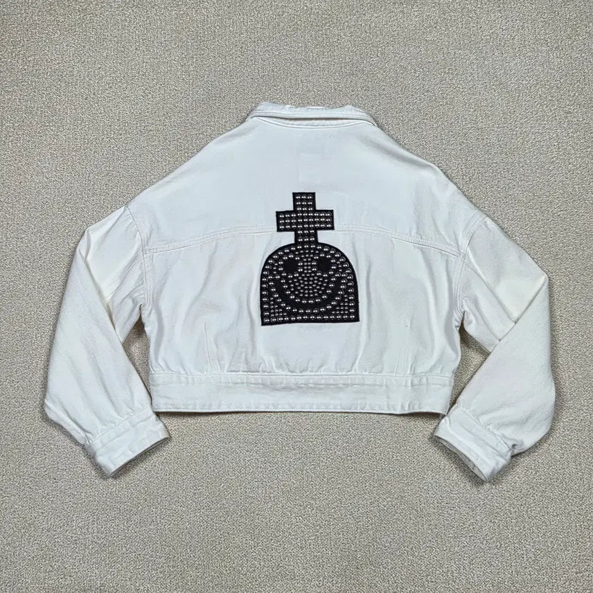 [BUNJANG] Devastée Back Stud Tombstone Smile Crop Denim Jacket / [데바스테] 백 스터드 묘비 스마일 크롭 데님 자켓 | A00547