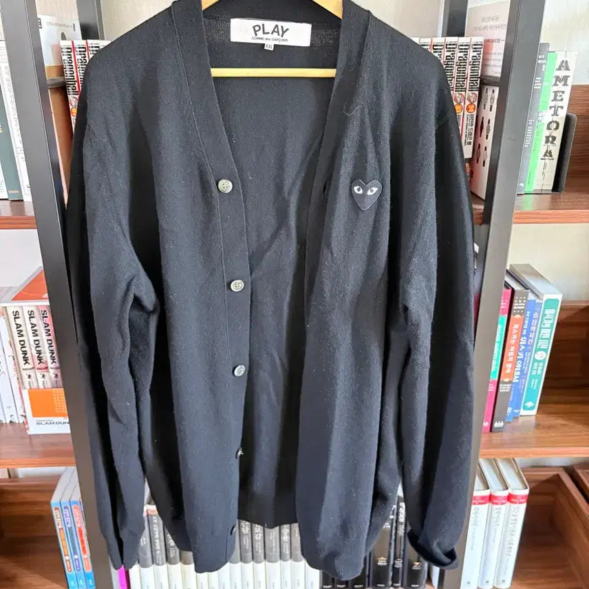 [BUNJANG] Comme des Garçons Play Black Heart Appliqué Wool Cardigan XXL / 꼼 데 가르송 플레스 블랙 하트 와펜 울 가디건 XXL (110)