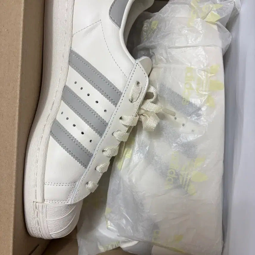 [BUNJANG] Adidas Superstar Cloud White Metal Grey Shoes (255mm) / 아디다스 슈퍼스타 클라우드 화이트 메탈 그레이 255 택 그대로 새상품