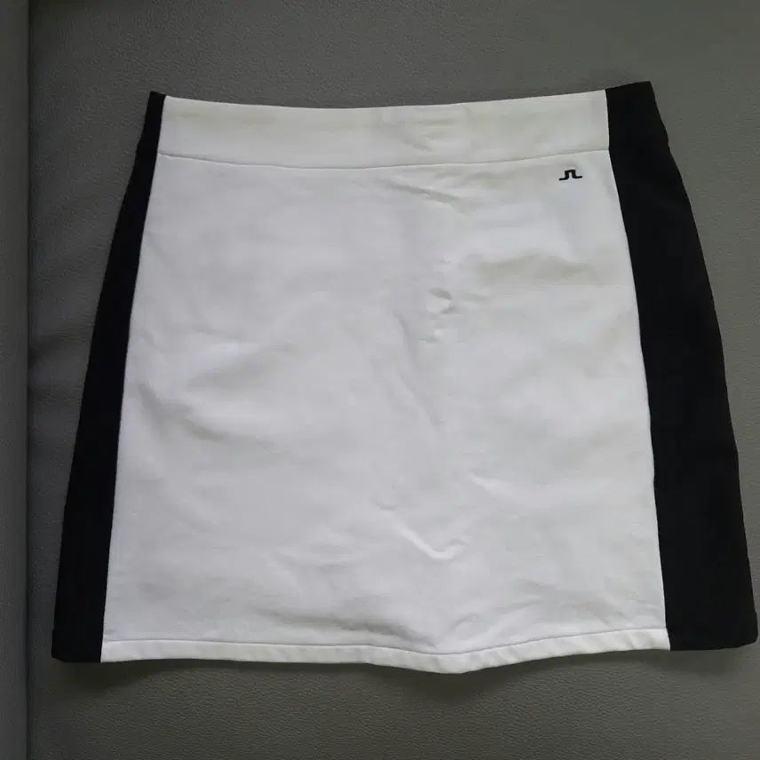 [BUNJANG] J.LINDEBERG Embroidered Logo Women's Golf Skirt / 정품) S / 제이린드버그 자수 로고 여성 골프 스커트