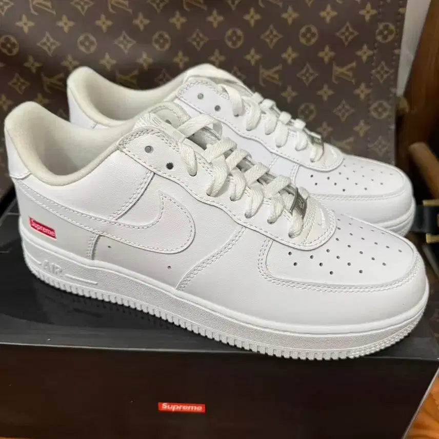 [BUNJANG] Nike x Supreme Air Force 1 Low White 270mm / 나이키 x 슈프림 에어포스 1 로우 화이트 270MM