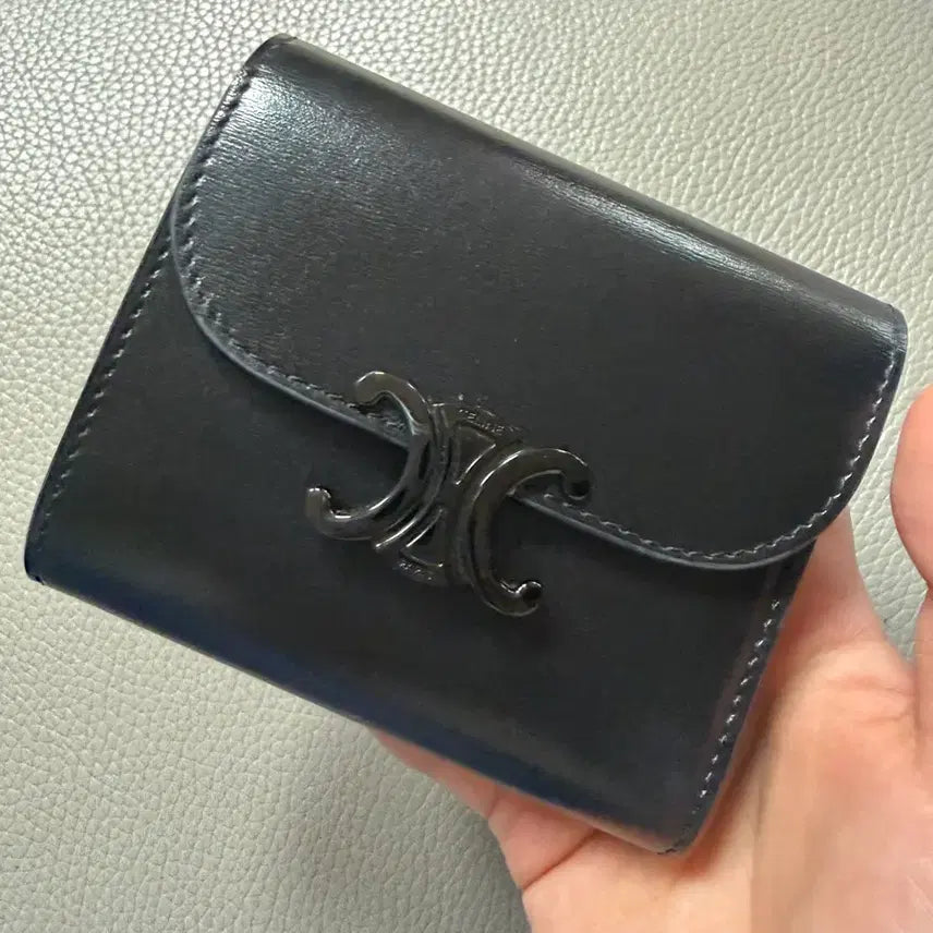 [BUNJANG] Celine Small Flap Wallet Triomphe Shiny Calfskin Black / 셀린느 스몰 플랩 월렛 트리옹프 샤이니 카프스킨 블랙