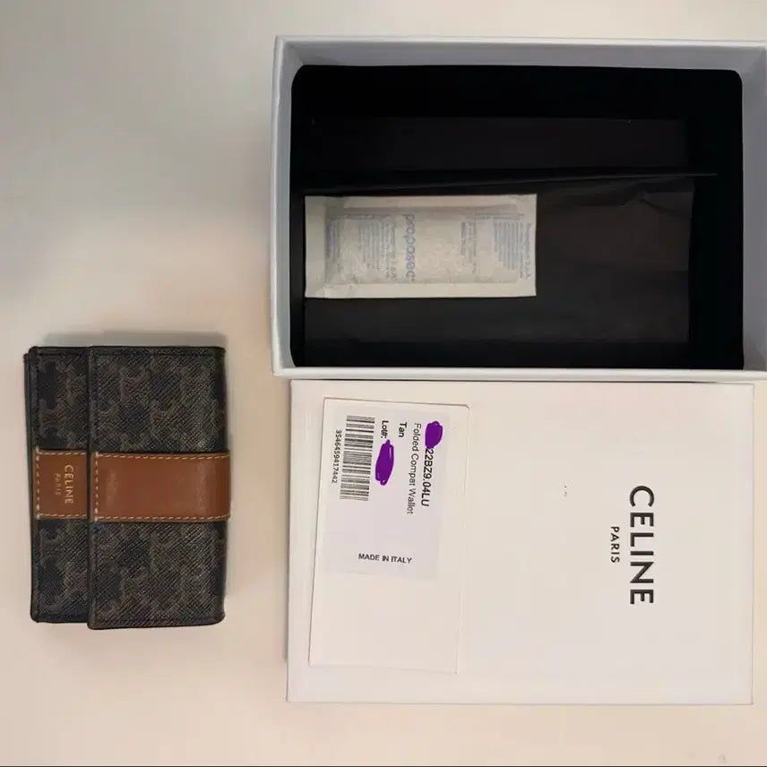 [BUNJANG] Celine Triomphe Wallet / 셀린느 트리옹프 지갑