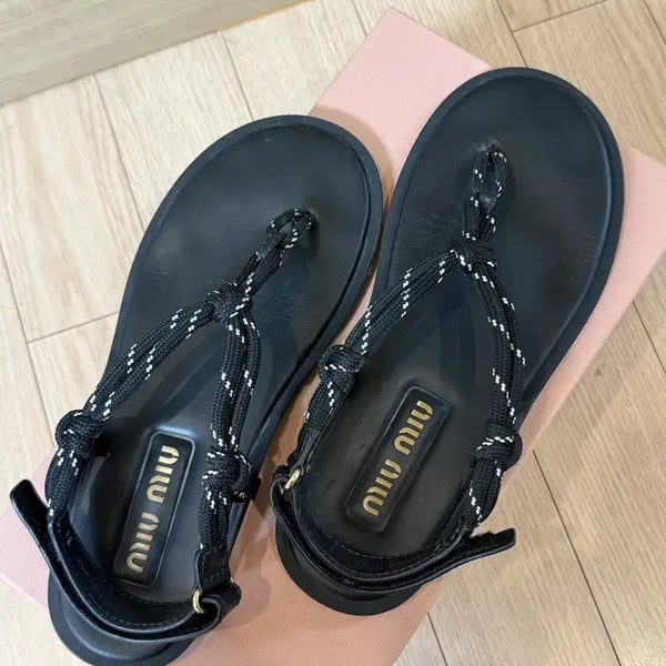 [BUNJANG] Miu Miu Riviera Black Leather Sandals / 미우미우 리비에르 블랙 레더 샌들