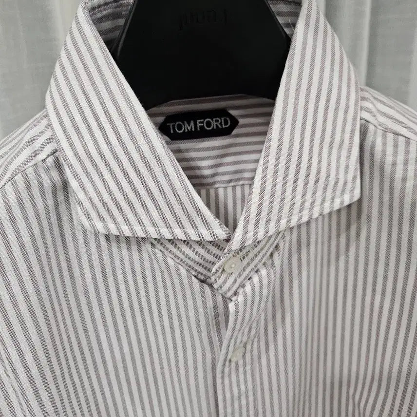 [BUNJANG] Tom Ford Vertical Stripe Shirt Size 44 (110) / 톰포드 세로 스트라이프 셔츠 44 (110)