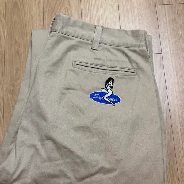 [BUNJANG] Supreme 25ss Pin Up Girl Chino Pants 34 / 슈프림 25ss 핀업걸 치노팬츠 34