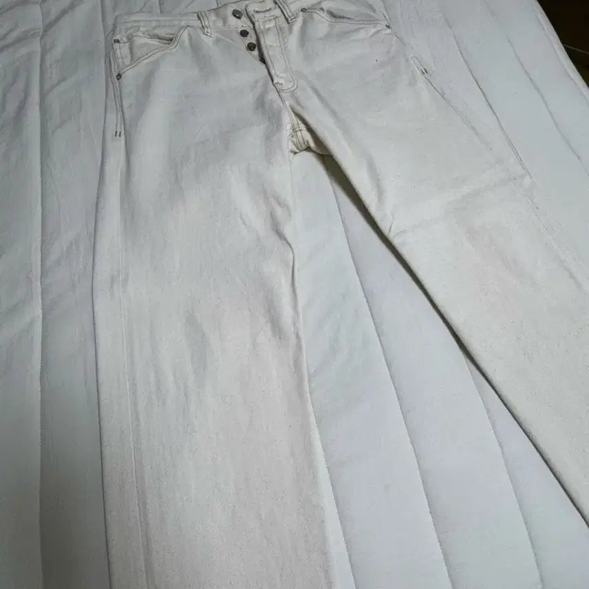 [BUNJANG] Drake's Cream Selvedge Straight Leg Jeans (Size 30) / 드레익스-크림 셀비지 스트레이트 레그 진 (30)