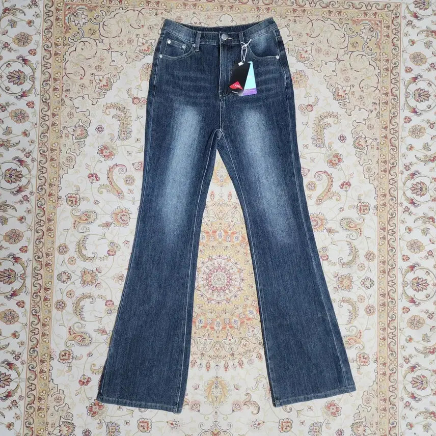 [BUNJANG] High-Waist Stretch Bootcut Washed Denim Jeans / 새상품) 하이웨스트 스판 부츠컷 워싱 데님 청바지