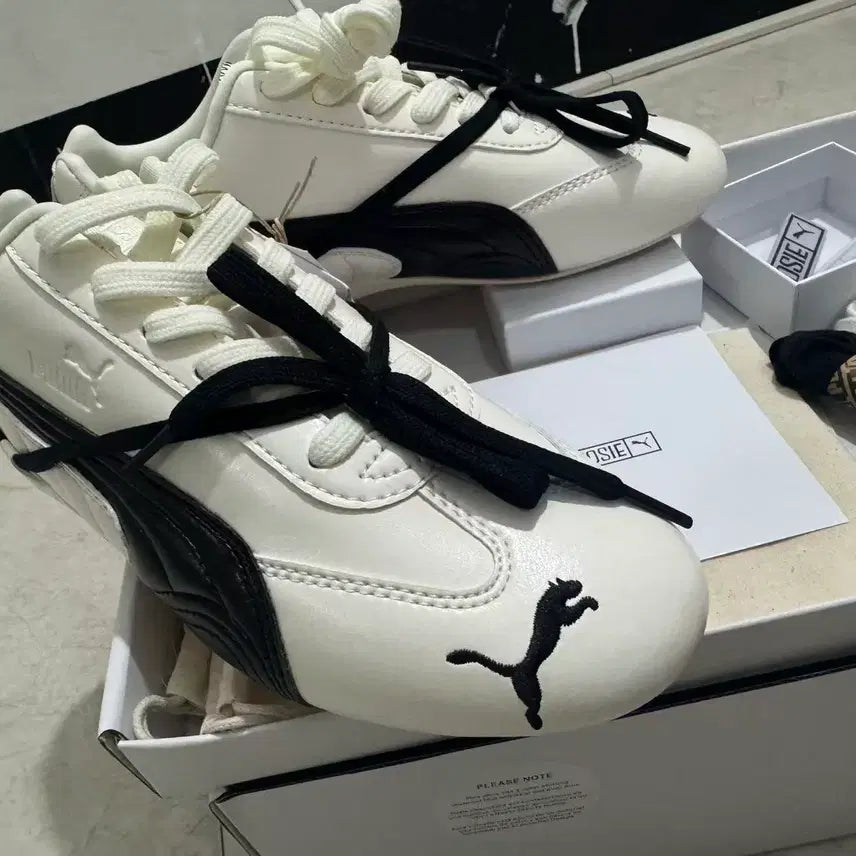 [BUNJANG] Puma x Rosé Speedcat Lea Warm White Black Sneakers / (W) 푸마 x 로제 스피드캣 LEA 웜 화이트 블랙 235mm