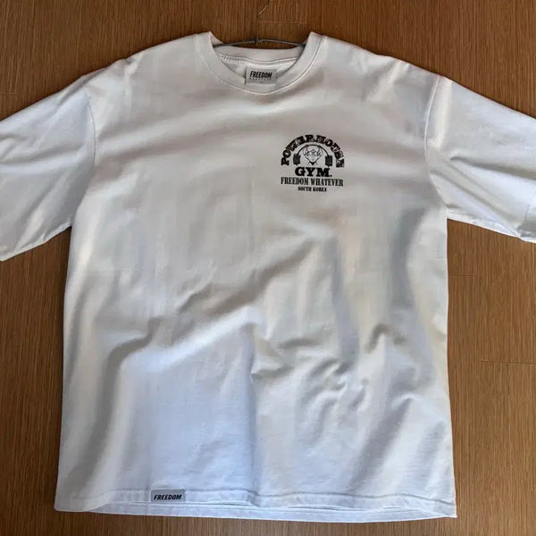 [BUNJANG] Freedom Powerhouse Gym Oversized T-Shirt (White/Khaki) / 프리덤 파워하우스짐 오버핏 반팔티 (화이트/카키)