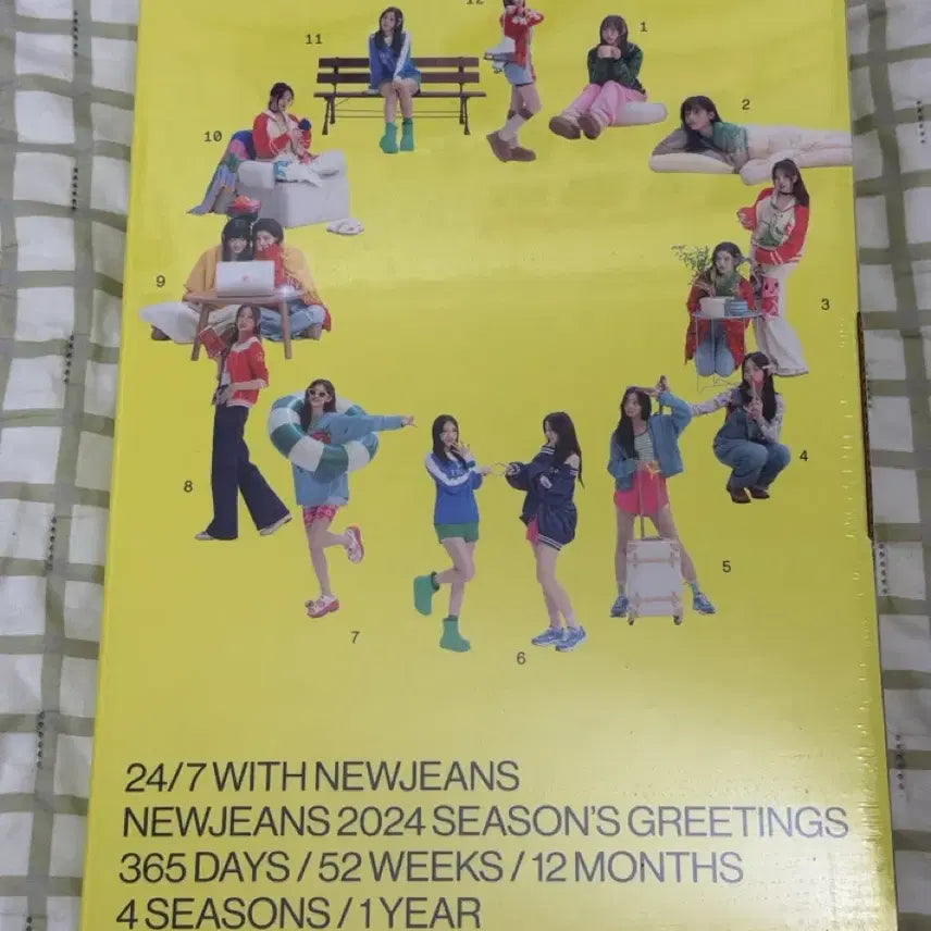 [BUNJANG] NewJeans 2024 Season's Greetings Photobook Set (Sealed) / 뉴진스 24/7 뉴진스 시즌 그리팅 2024 미개봉