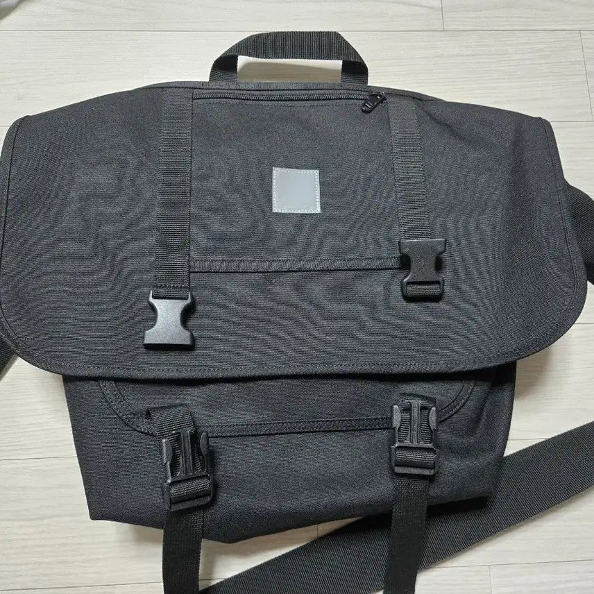 [BUNJANG] Carhartt Messenger Bag / 칼하트 메신저백