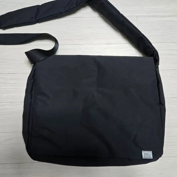 [BUNJANG] Sweetch Crossbody Bag / 스위치(Sweetch) 크로스백
