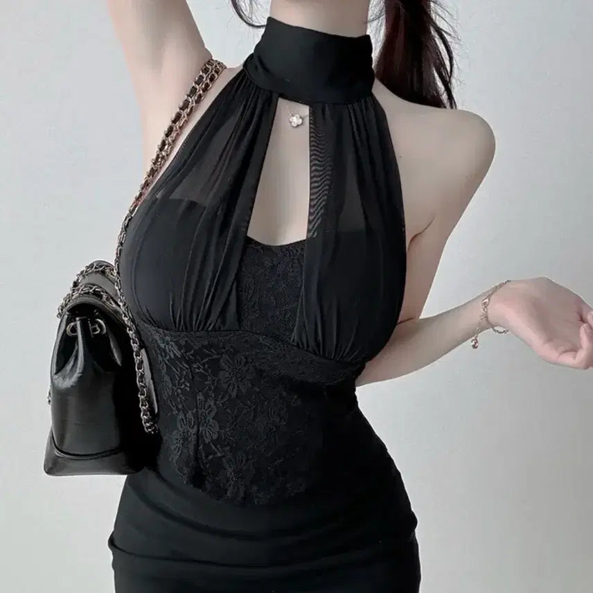 [BUNJANG] Lace Halter Neck Camisole Blouse with Built-in Cups / 캡내장 레이스 홀터넥 나시 블라우스